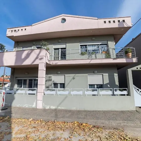 公寓 Simplerior House