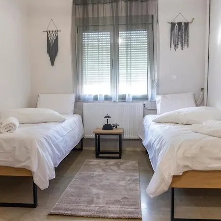 Apartment Simplerior House *