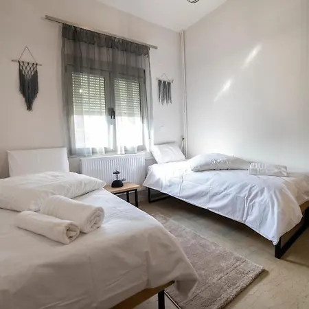 Apartment Simplerior House *
