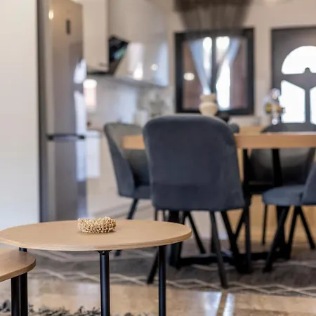 公寓 Simplerior House