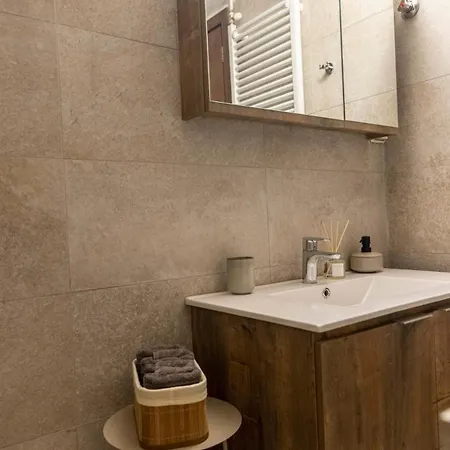 Apartment Simplerior House *