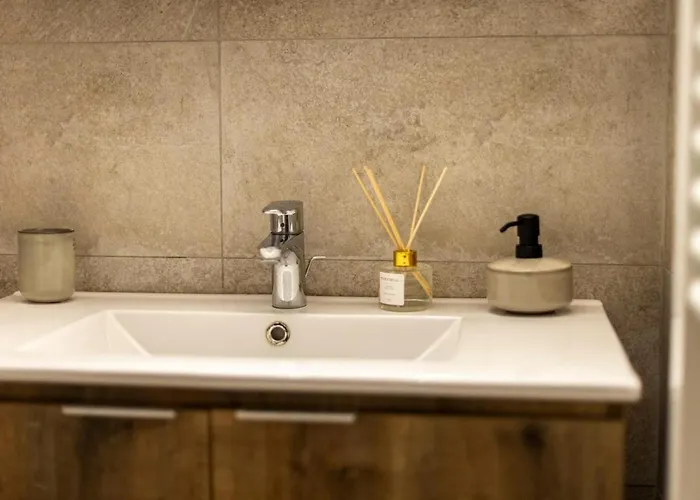 公寓 Simplerior House